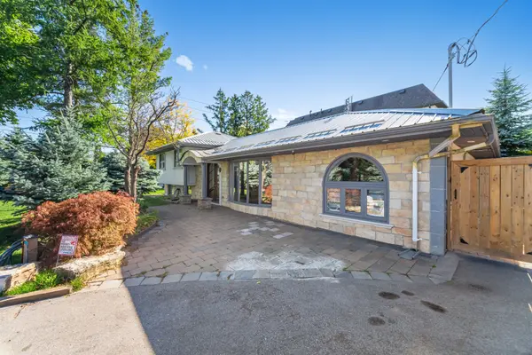 308 Third Line, Oakville, ON L6L 4A4