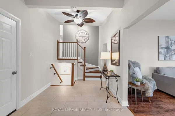 2063 Cavendish DR, Burlington, ON L7P 1Y9