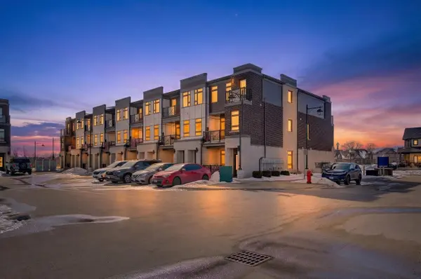 155 Thomas Slee DR #2K, Kitchener, ON N2P 0J8