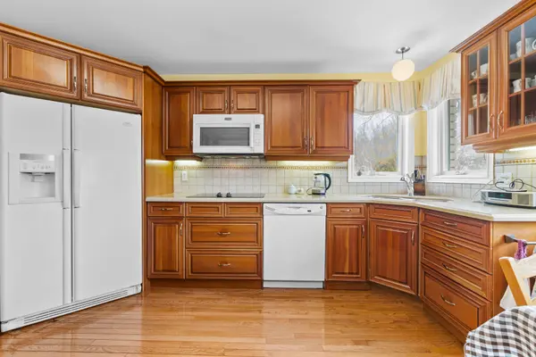 2903 Jennifer DR, Peterborough, ON K9L 1Z5