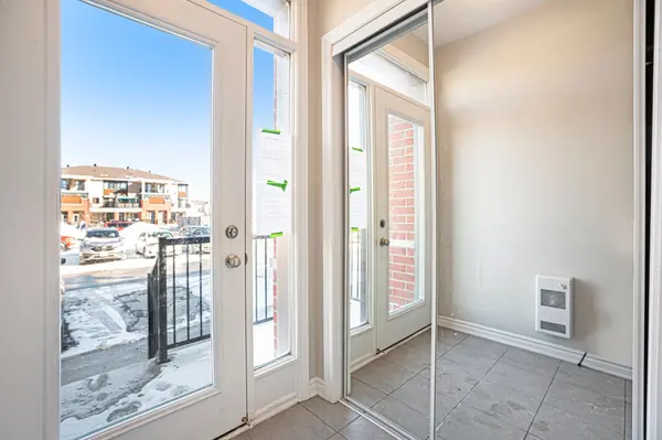 150 Walleye Private #42, Barrhaven, ON K2J 6R2