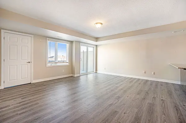 150 Walleye Private #42, Barrhaven, ON K2J 6R2