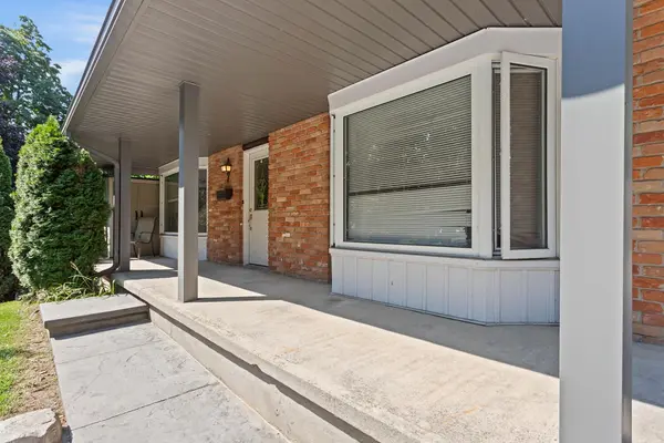 7 Rollscourt GDNS, London North, ON N6G 1L9