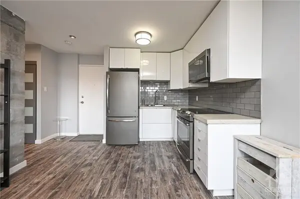 2041 Arrowsmith DR #104, Beacon Hill North - South And Area, ON K1J 7V7