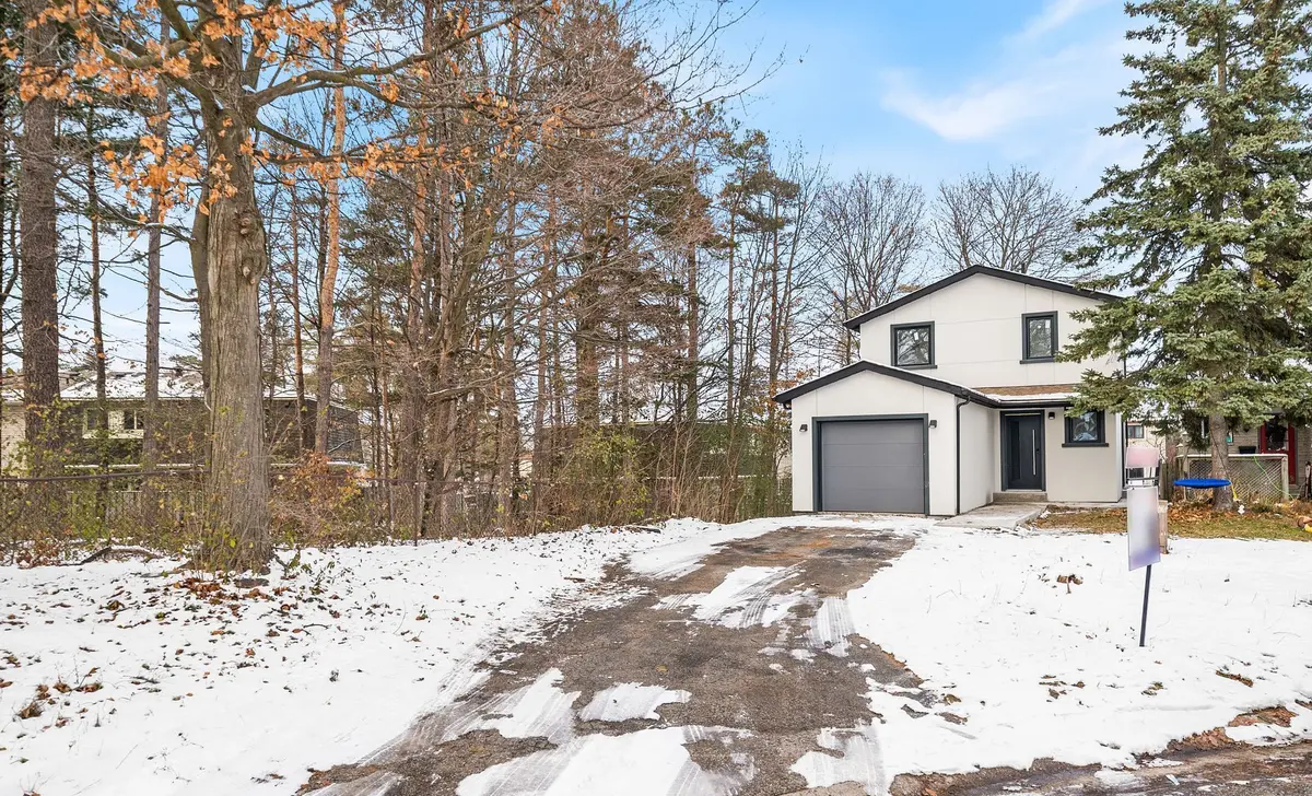 36 Wilson CT #Main, Barrie, ON L4N 5K8