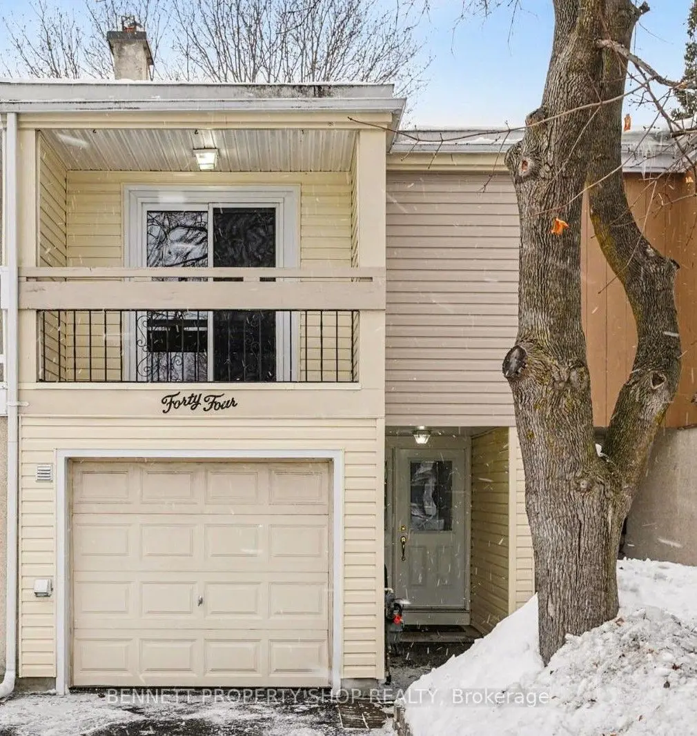 44 Tybalt CRES, Bells Corners And South To Fallowfield, ON K2H 8J5