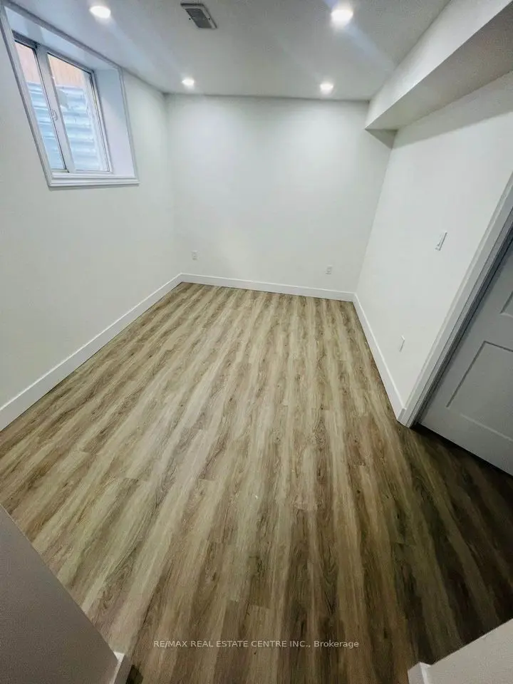 3916 Auckland AVE #Basemen, London South, ON N6L 0J3