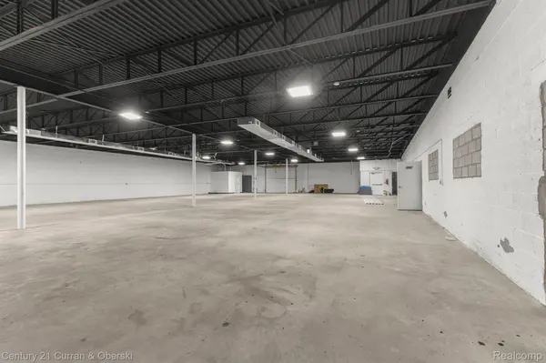 1060 SOUTHFIELD RD, Lincoln Park, MI 48146