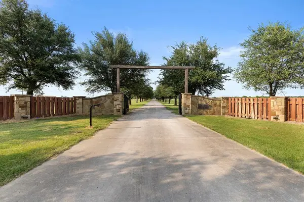 777 Stiles Road, Whitesboro, TX 76273