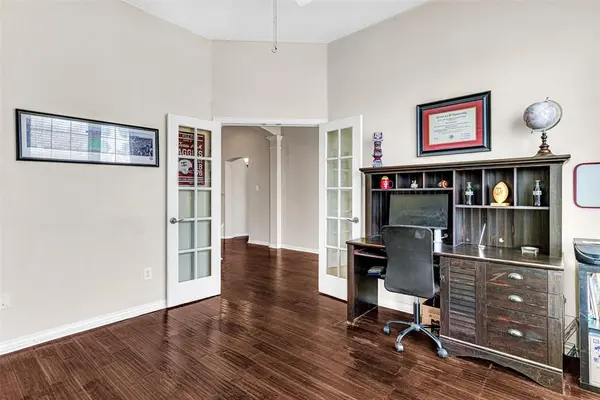 1716 Ivy Lane, Carrollton, TX 75007