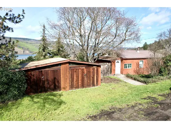 102 IDAHO ST, Mosier, OR 97040