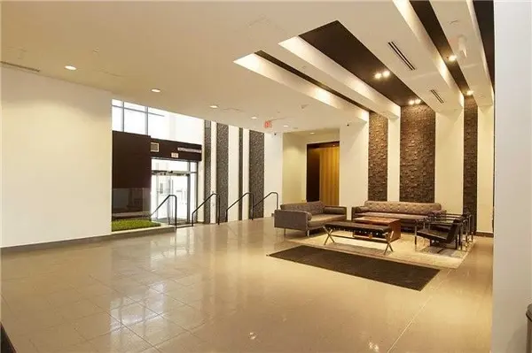 20 Bruyeres Mews #1610, Toronto C01, ON M5V 0G8