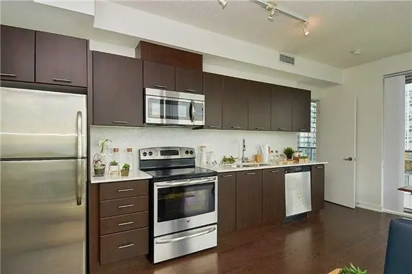 20 Bruyeres Mews #1610, Toronto C01, ON M5V 0G8