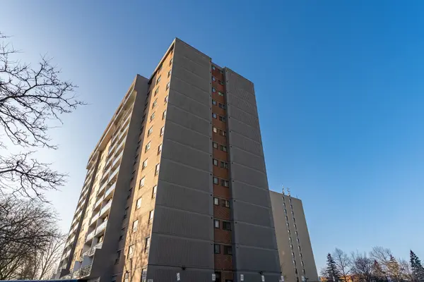 20 Gilder DR #906, Toronto E08, ON M1K 5E1