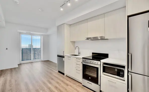 195 Commerce ST #2807, Vaughan, ON L4K 0P9