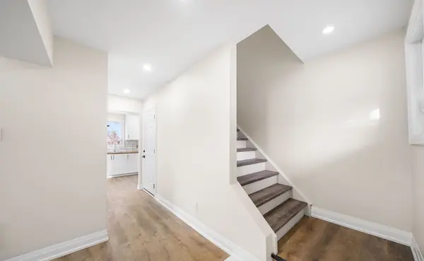 36 Wilson CT #Main, Barrie, ON L4N 5K8