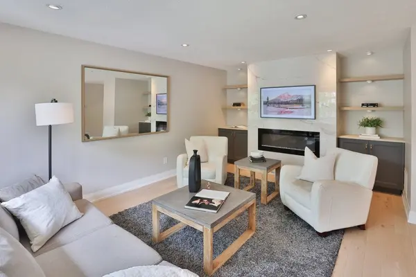 3354 Bristol DR, Burlington, ON L7M 1W4