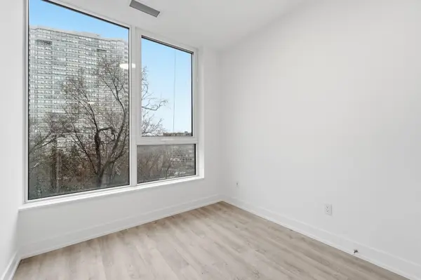 25 Cordova AVE #501, Toronto W08, ON M9A 0E5