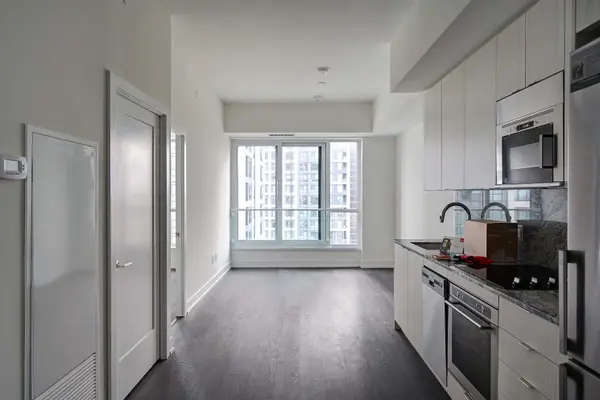 5 Mabelle AVE #2032, Toronto W08, ON M9A 0C8