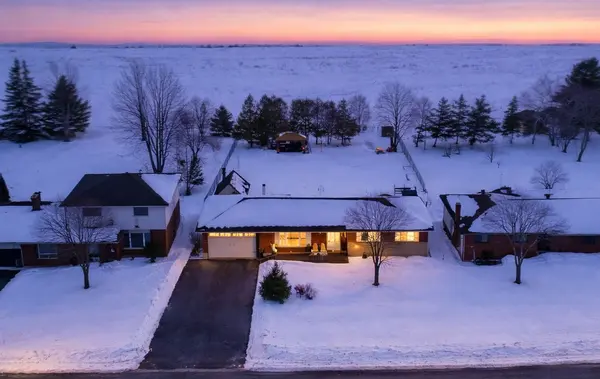 12 Victoria BLVD, East Garafraxa, ON L9W 7L6