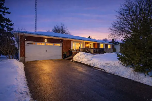 12 Victoria BLVD, East Garafraxa, ON L9W 7L6