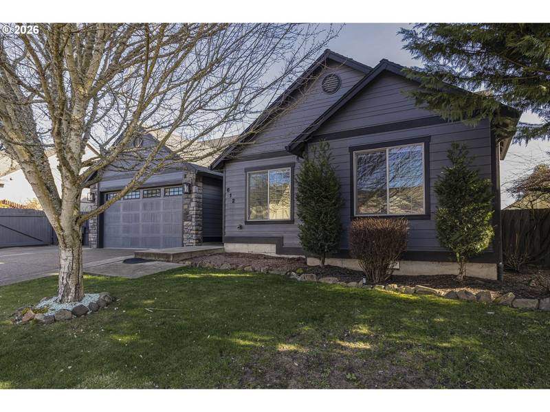 612 N 6TH ST, Carlton, OR 97111