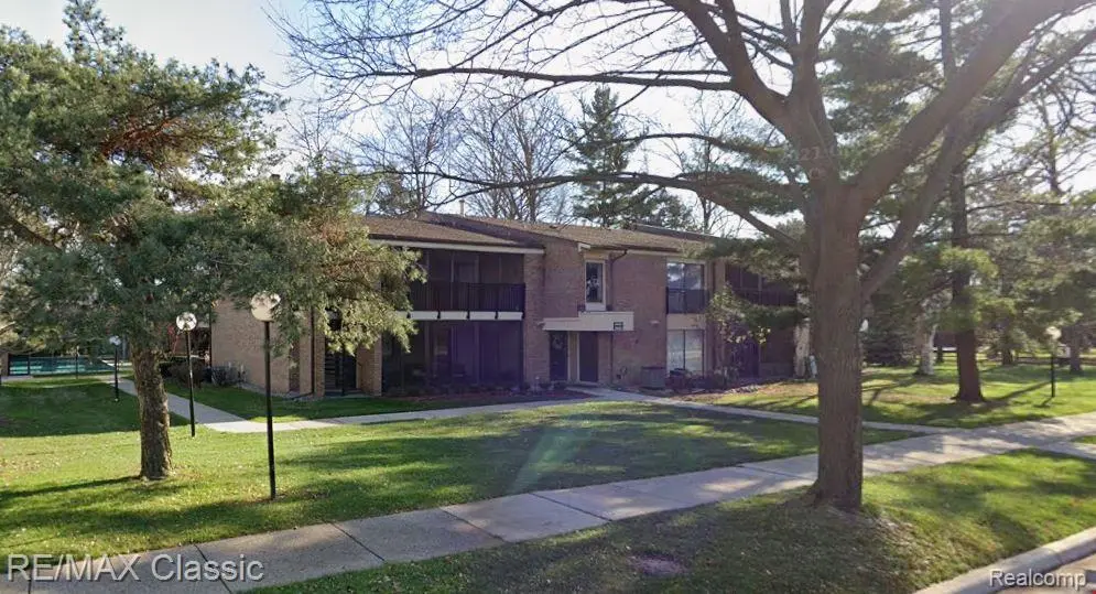 18339 University Park DR, Livonia, MI 48152