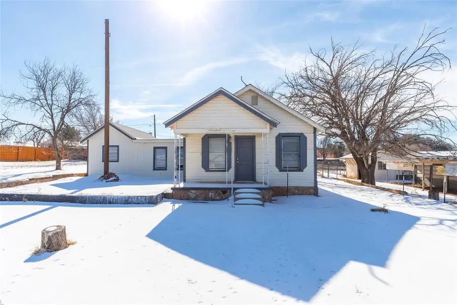 1902 Bristol Drive, Sweetwater, TX 79556