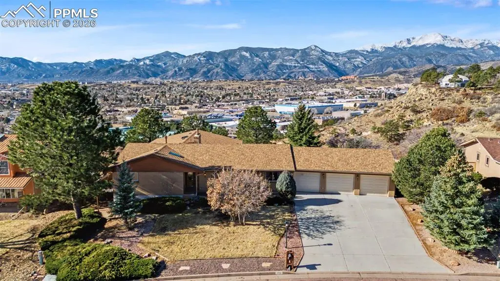 4930 Sunbird Cliffs DR, Colorado Springs, CO 80919