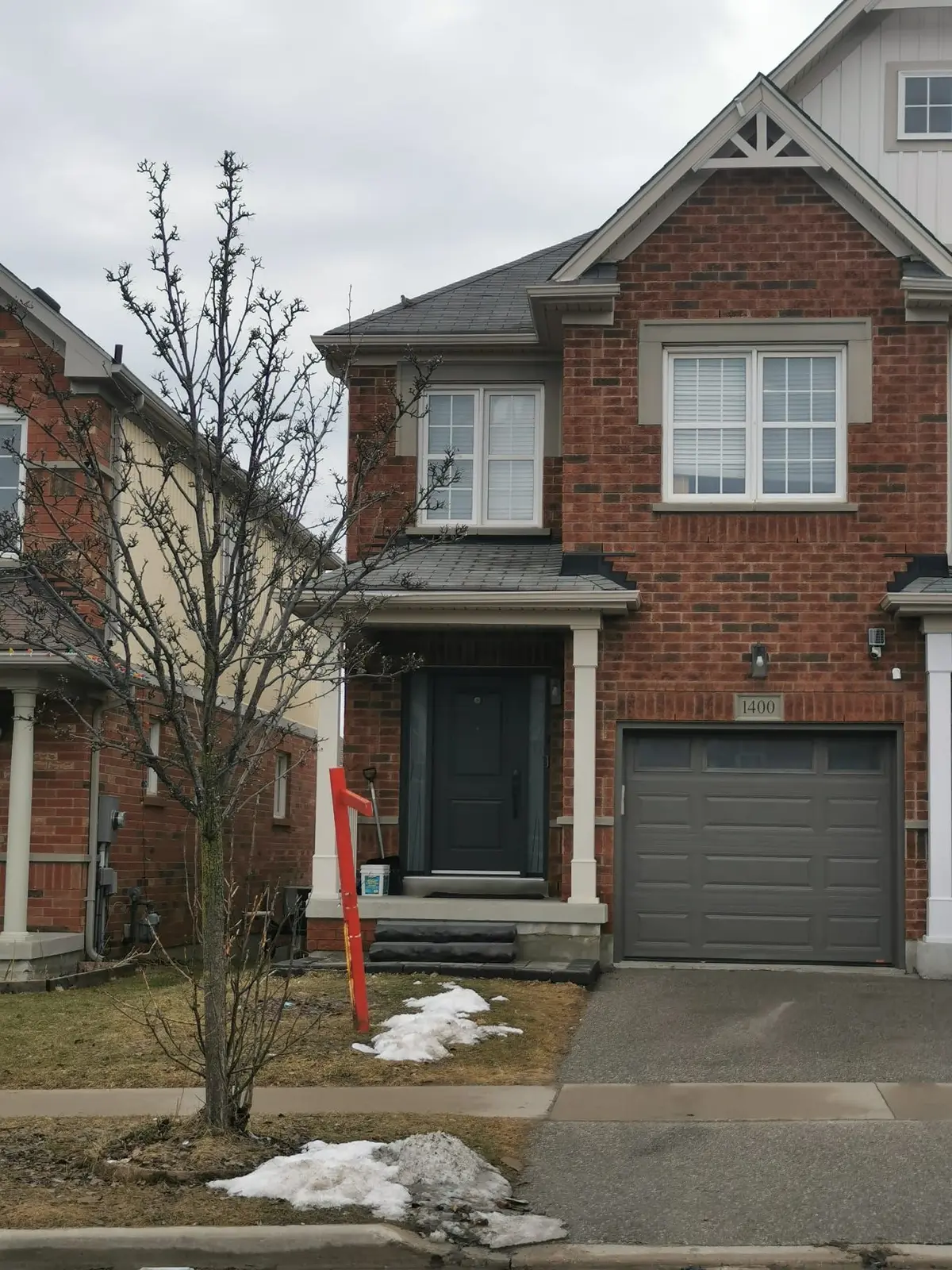 1400 Rennie ST, Oshawa, ON L1K 0N8