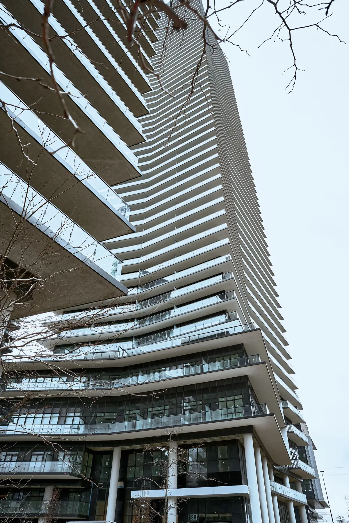 38 Annie Craig DR #2407, Toronto W06, ON M8V 0G9