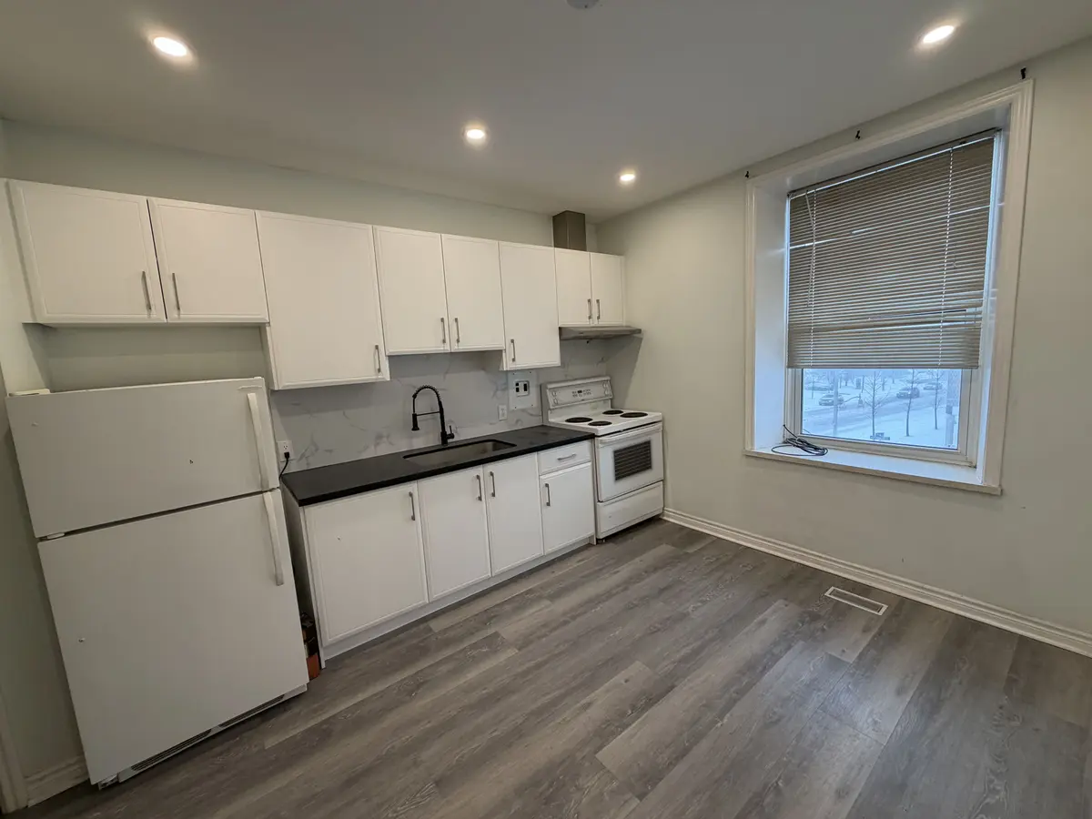 21 Gordon ST #Unit 6, Guelph, ON N1H 4G8