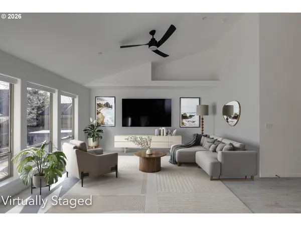 612 N 6TH ST, Carlton, OR 97111