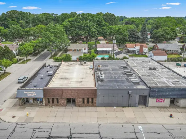 22015 Outer DR, Dearborn, MI 48124