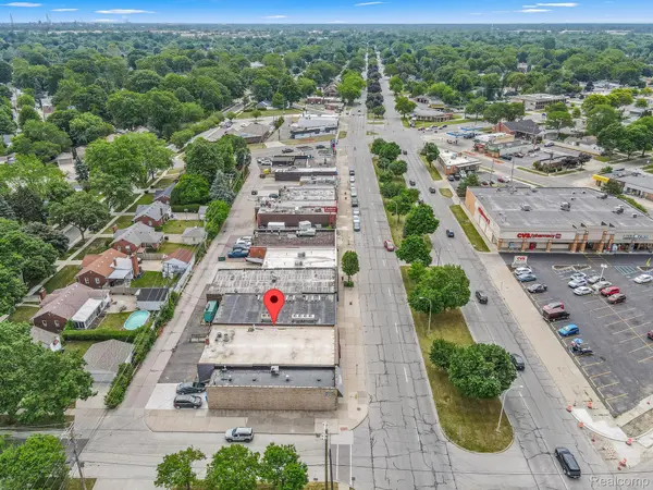 22015 Outer DR, Dearborn, MI 48124