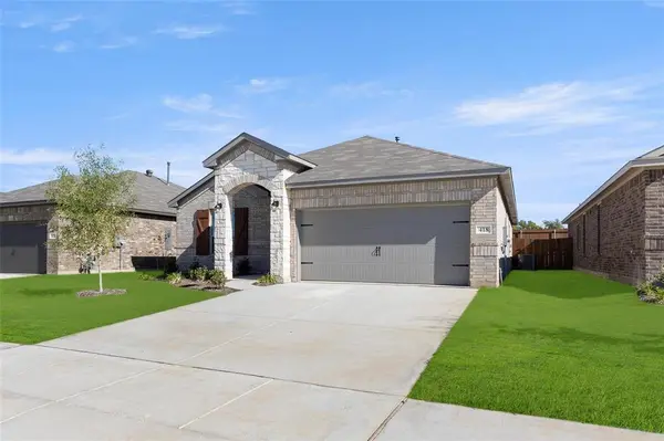 418 Comanche Drive, Cleburne, TX 76033