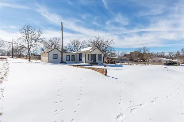 1902 Bristol Drive, Sweetwater, TX 79556