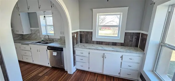 616 E 9th Street, Coleman, TX 76834