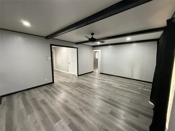 415 W Highland Drive, Whitewright, TX 75491