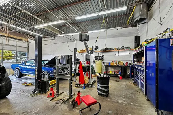 2255 La Montana WAY, Colorado Springs, CO 80918