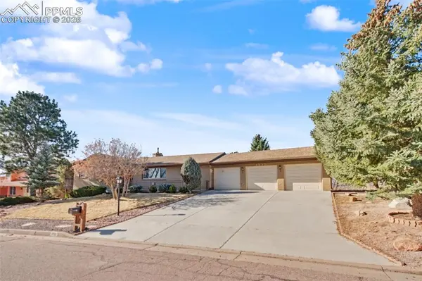 4930 Sunbird Cliffs DR, Colorado Springs, CO 80919