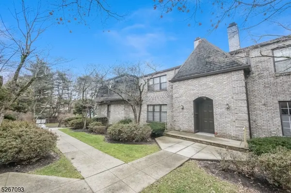 10 Falls Bridge Dr #10, Totowa Boro, NJ 07512