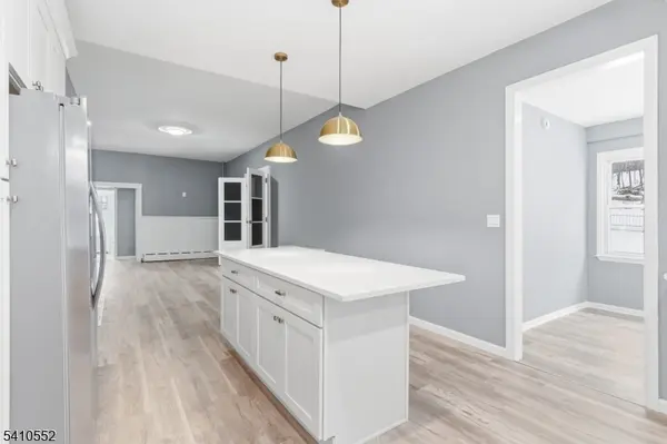 20 Mcgregor Ave, Mount Arlington Boro, NJ 07856