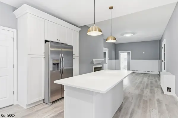 20 Mcgregor Ave, Mount Arlington Boro, NJ 07856