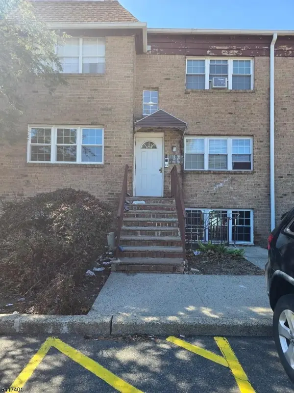 15 College Dr #15, Edison Twp., NJ 08817