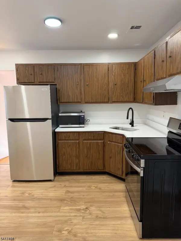 15 College Dr #15, Edison Twp., NJ 08817