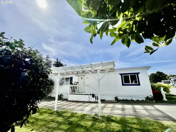 16131 W HOFFELDT LN #18, Brookings, OR 97415