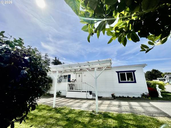 16131 W HOFFELDT LN #18, Brookings, OR 97415