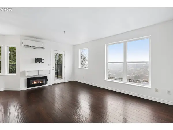 423 NW UPTOWN TER #1 B, Portland, OR 97210