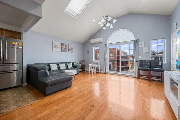 39 Bay 38th ST #3D, Brooklyn, NY 11214